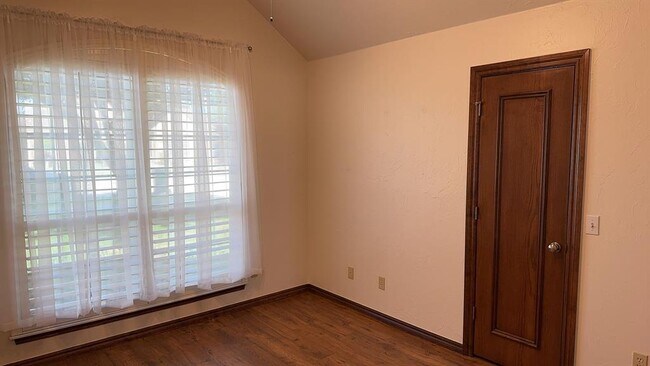 Building Photo - 9200 Stacy Lynn Ln
