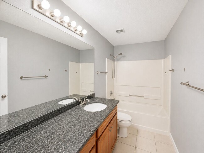 Building Photo - 112 Reserve Cir