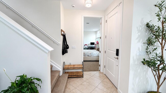Building Photo - 16454 Helix Ct