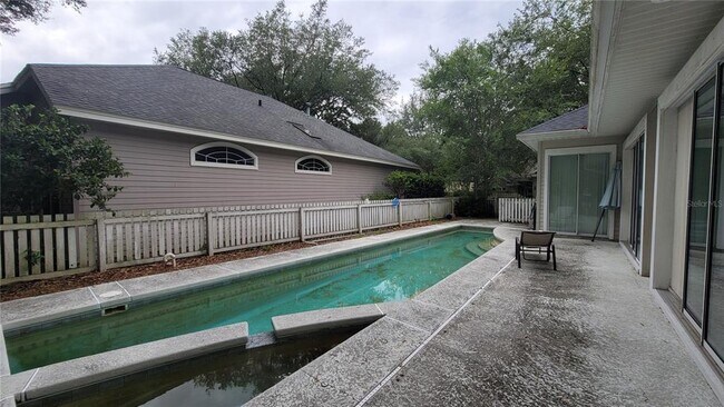 Building Photo - 3003 SW 98 Dr