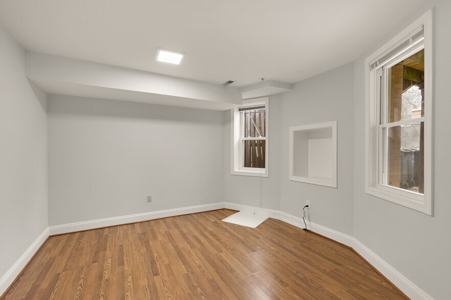 Building Photo - 1316 Irving St NW