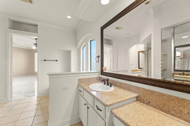 Building Photo - 25314 Greenwell Springs Ln