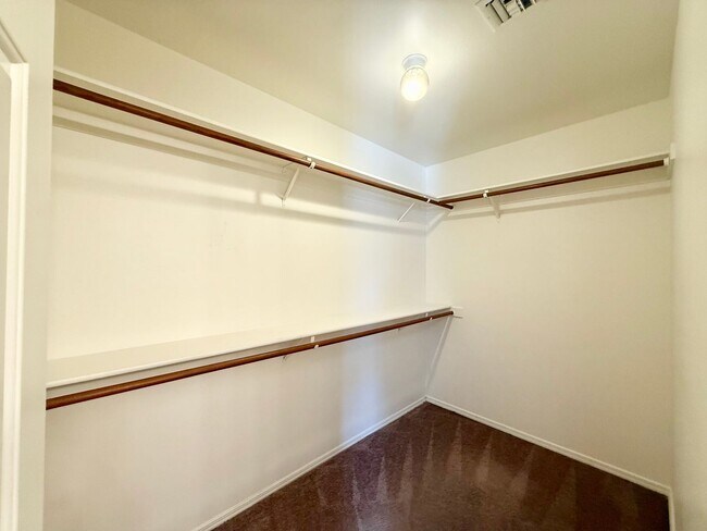 Building Photo - 4461 N Moccasin Cir