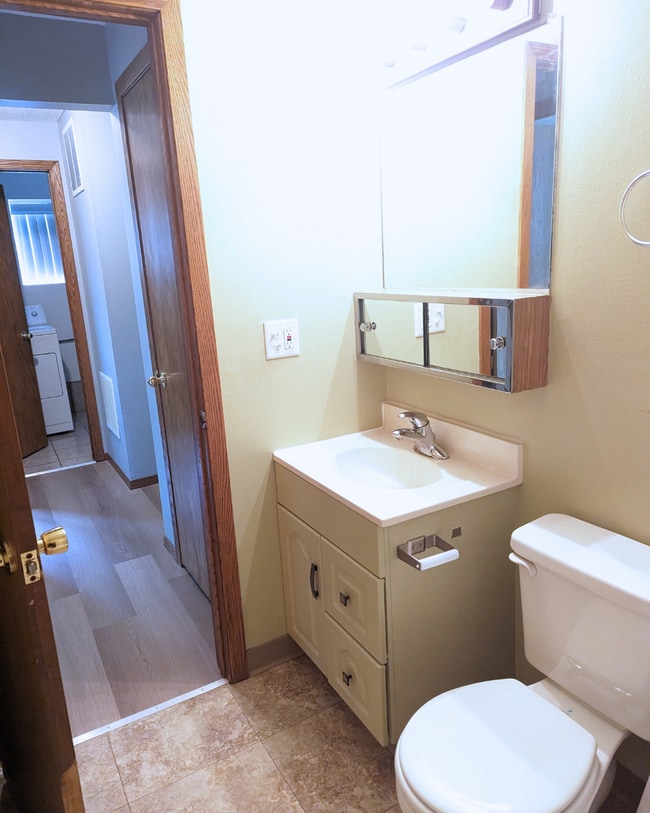 Building Photo - 715 21st St S