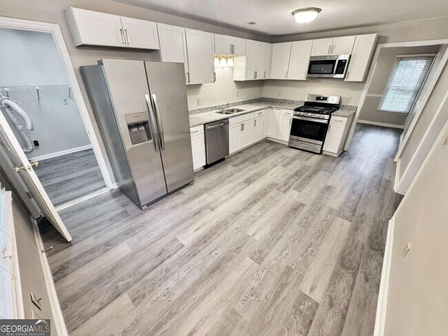 Building Photo - 4051 Coyte Dr