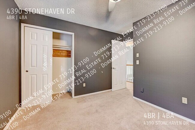 Building Photo - 4390 Stonehaven Dr