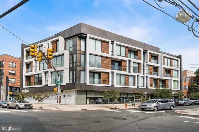 Building Photo - 621 S 24th St