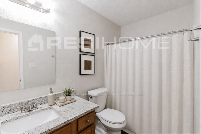 Building Photo - 10427 Blackjack Oaks Dr