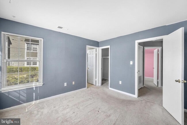 Building Photo - 8630 Beekman Pl