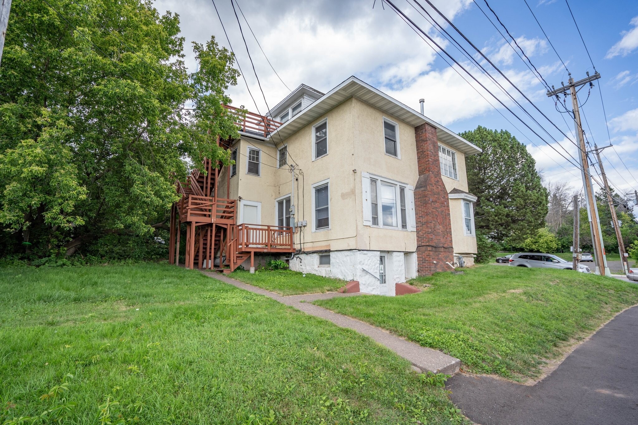 Building Photo - 313 S 21st Ave E