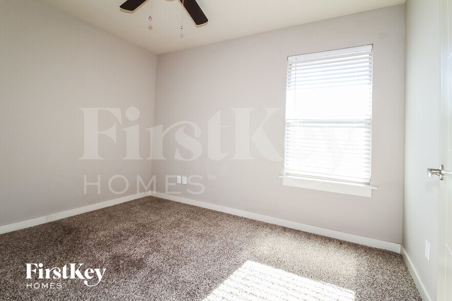 Building Photo - 1612 Penn Ln