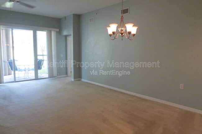 Building Photo - 12090 Summergate Cir