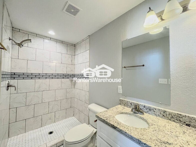 Building Photo - 1900 County St