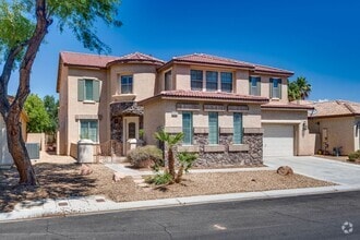 Building Photo - Elegant 4-Bedroom Home with Spa, Balcony &...