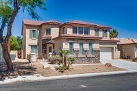 Building Photo - Elegant 4-Bedroom Home with Spa, Balcony &...