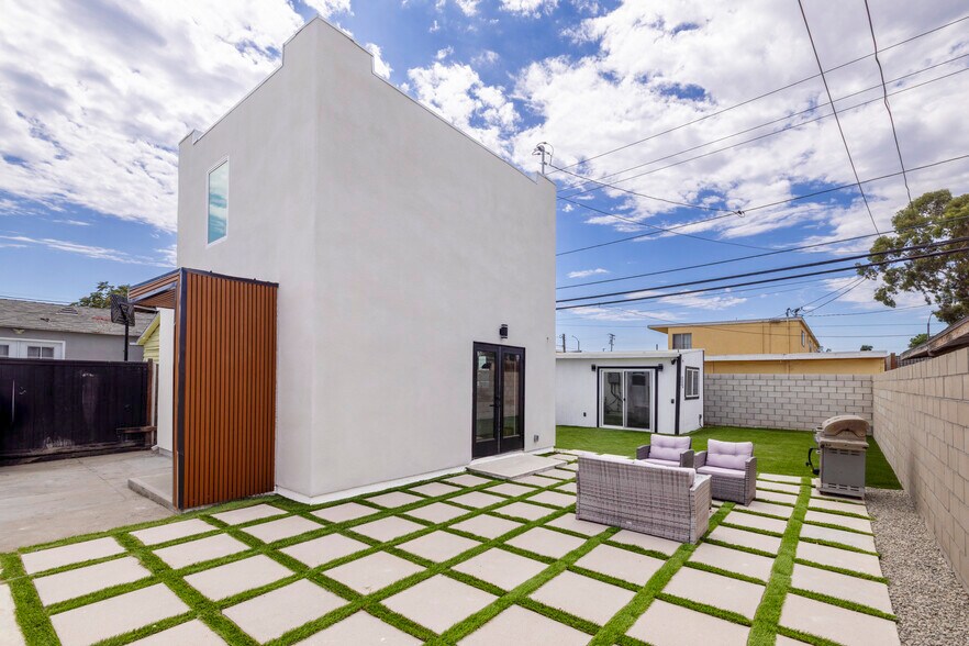 Building Photo - 5447 Lime Ave