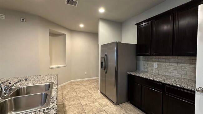 Building Photo - 29238 Dunns Creek Ct