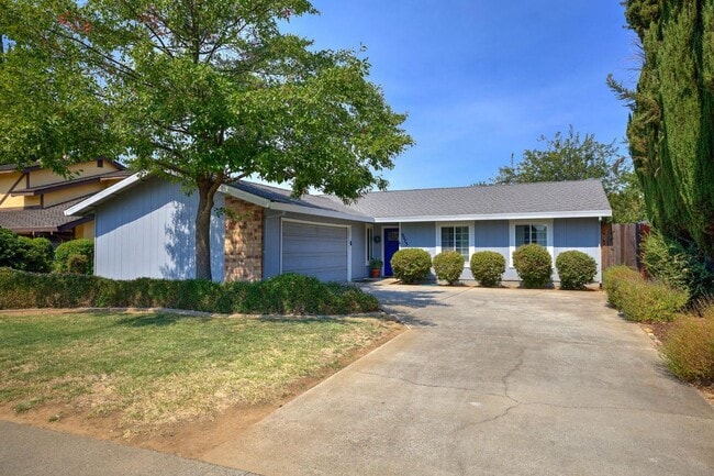 Building Photo - THREE BEDROOM TWO BATH HOME NEAR MANLOVE PARK SEE VIDEO