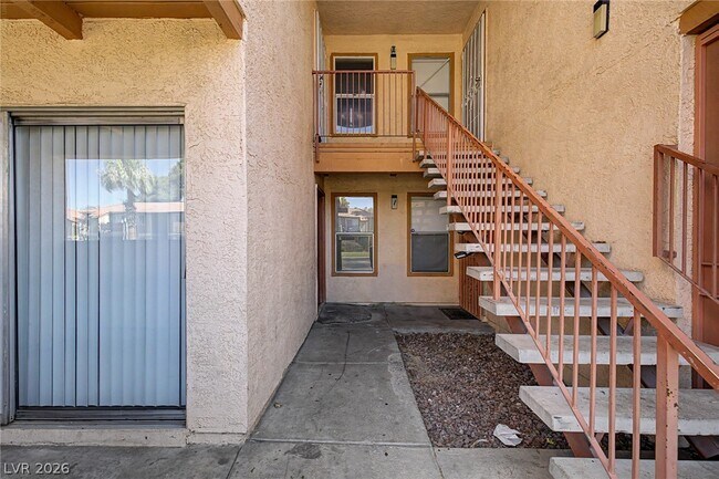 Building Photo - 1515 E Reno Ave