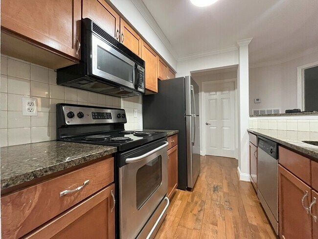 Building Photo - 2512 Cranbrook Ln