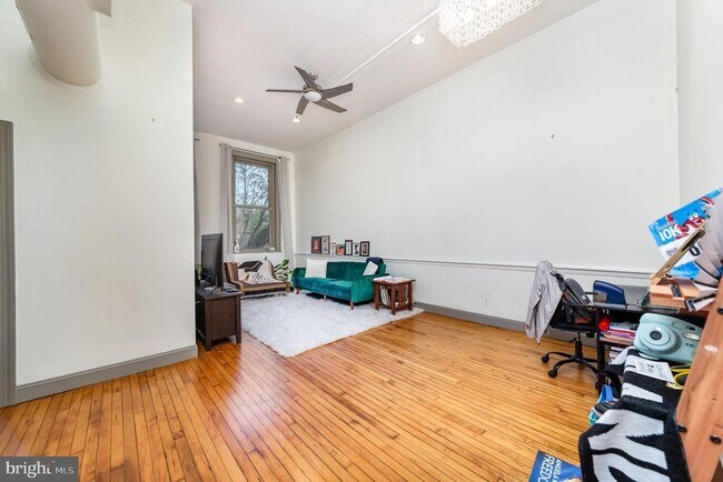 Building Photo - 511 S Bond St