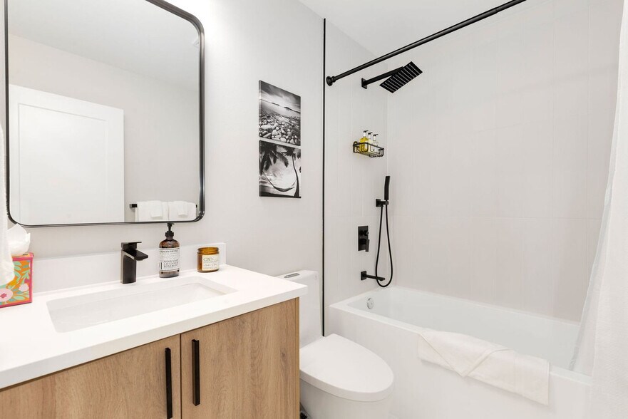 Building Photo - 7549 32nd Ave NW