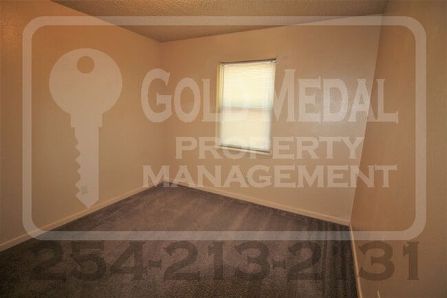 Building Photo - 804 Michelle Dr