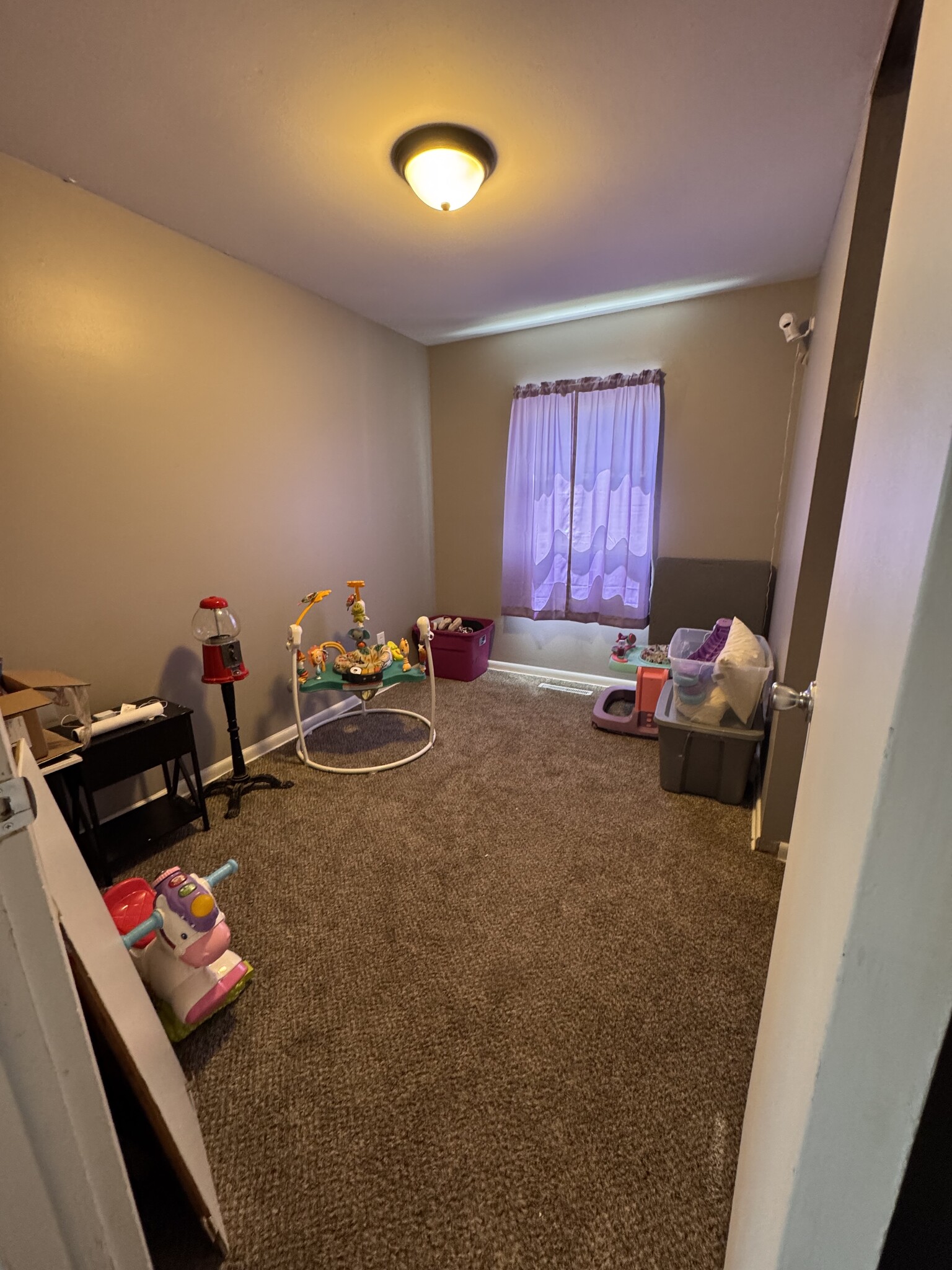 Bedroom - 2915 Parsons Ave
