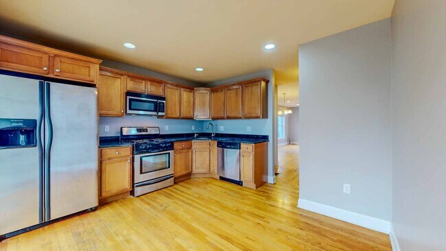 Building Photo - Spacious 2-Bedroom Townhouse with Loft – P...
