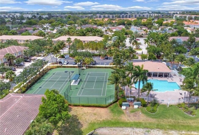 Building Photo - 8344 SW 27th St