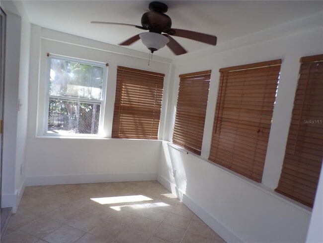 Building Photo - 179 Maria Ct