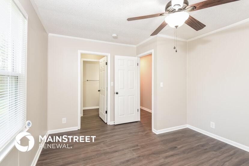 Building Photo - 19 Sioux Rd NE