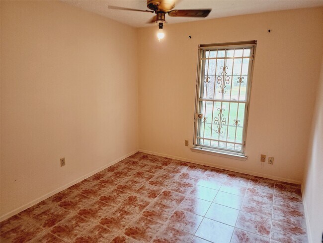 Building Photo - 7615 Fur Market Dr