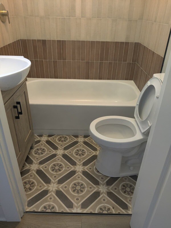 Building Photo - 1750 W Juniata St