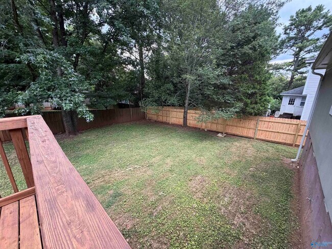 Building Photo - 105 Sugarwood Ct