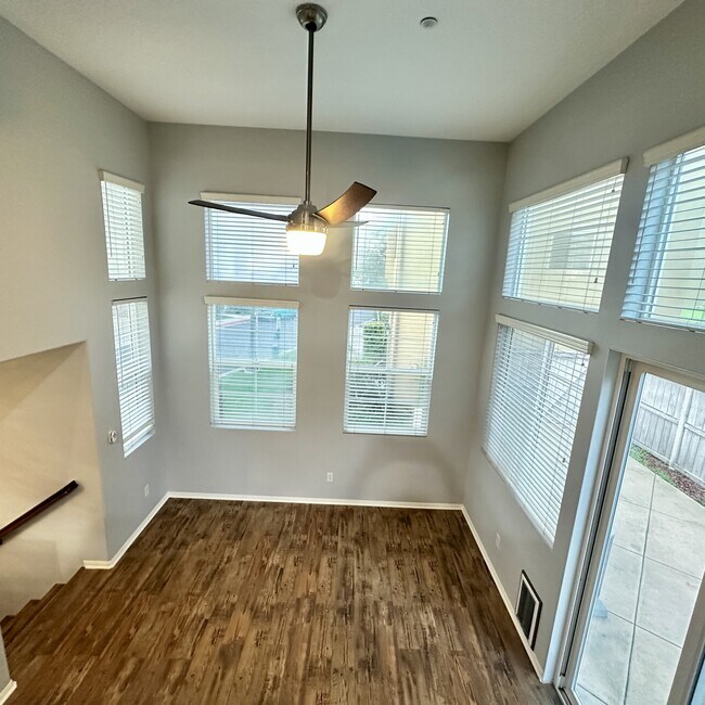 Building Photo - 2649 Villas Way