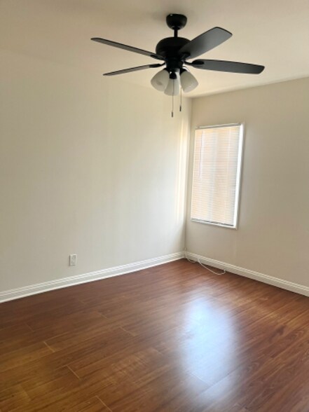 Building Photo - 1815 W 66th St