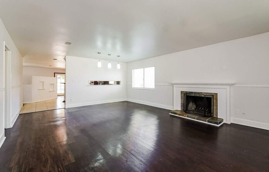 Building Photo - 1752 Willowbrook Ln
