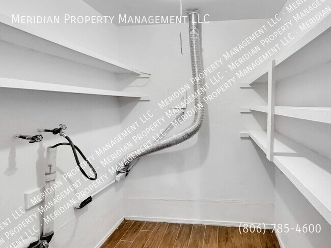 Building Photo - 1712 Elkhart-C
