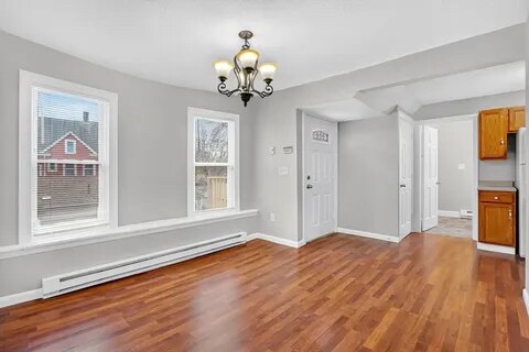 Building Photo - 528 Broadway St