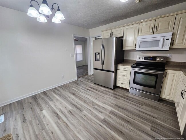 Building Photo - 5521 Deep Hollow Ct