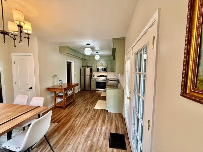 Building Photo - 1206 Foster Ave