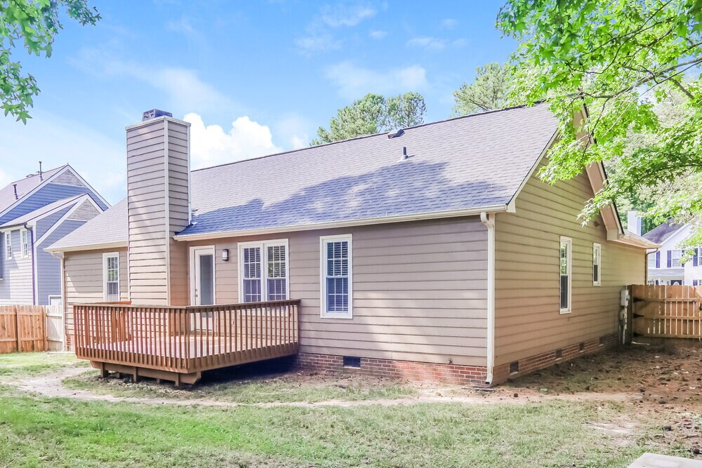 Building Photo - 998 St Catherines Dr