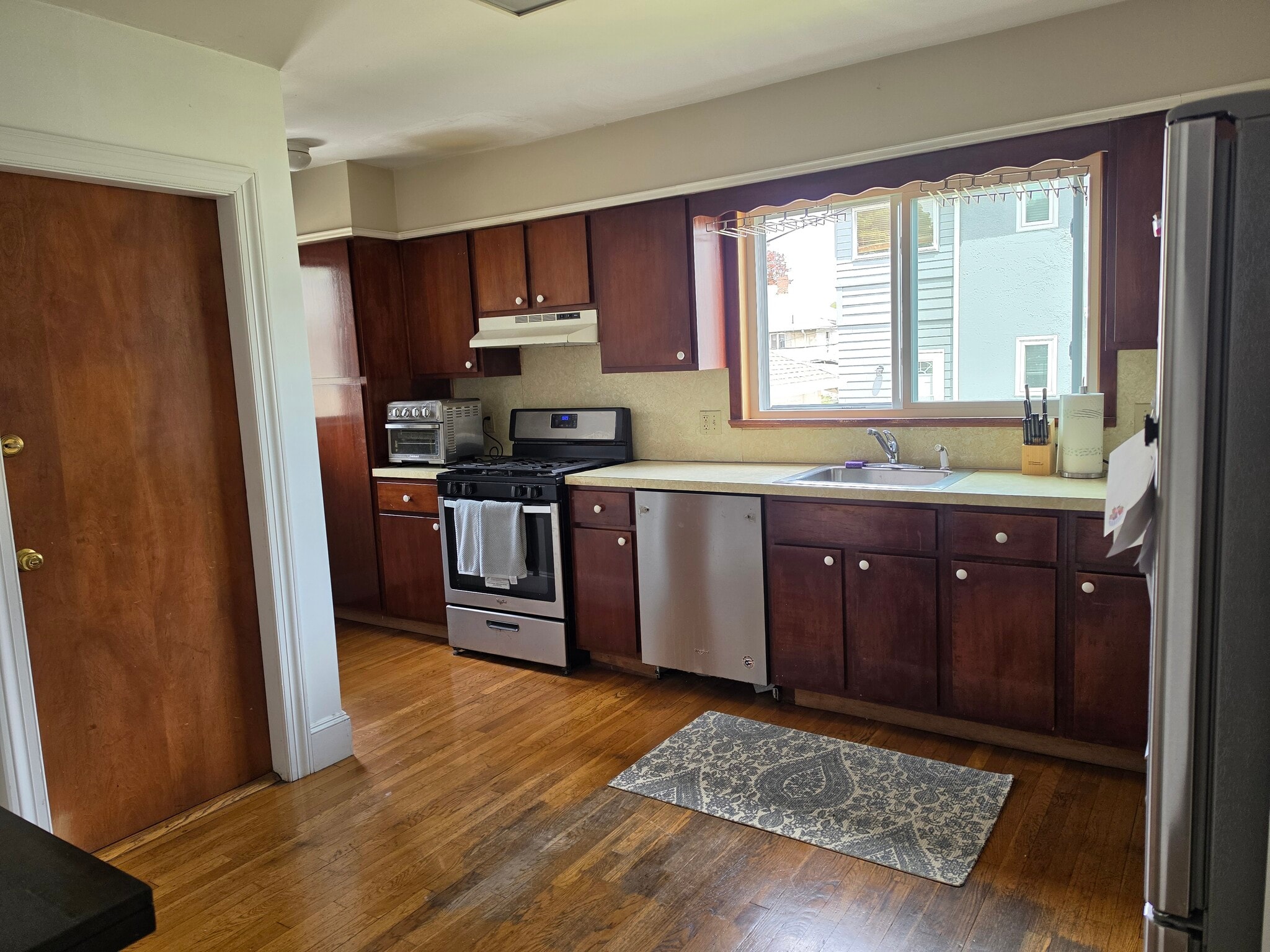 Kitchen - 40 Ashland St