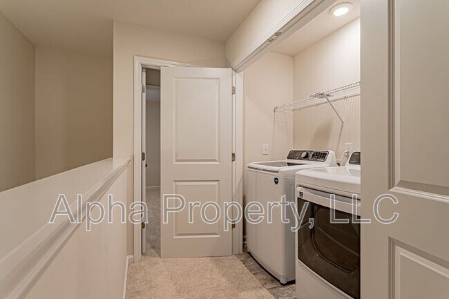 Building Photo - 147 Clingstone Trl