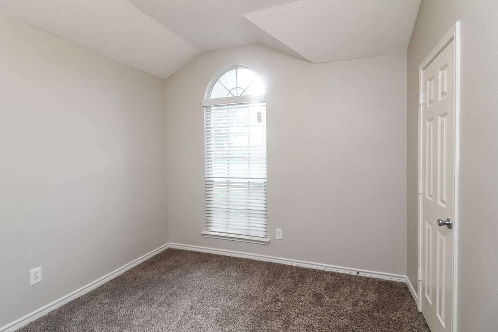 Building Photo - 1528 Warwick Dr