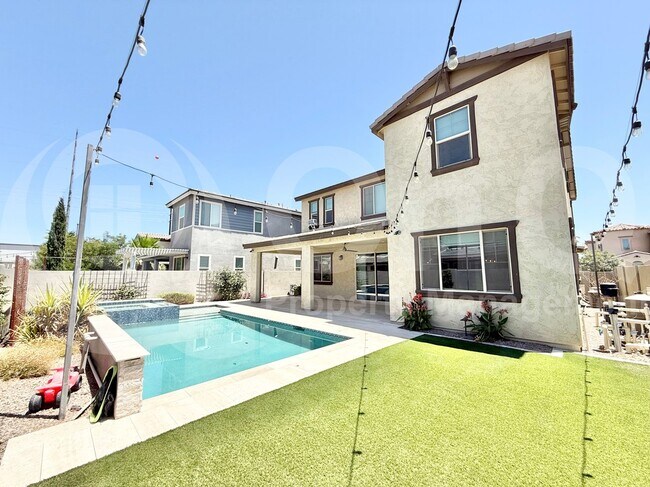 Building Photo - 262 E Lantana Dr