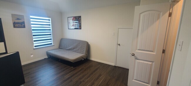 Building Photo - 5801 Antioch Cv