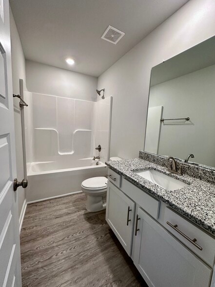Building Photo - 14709 Ravenel Dr
