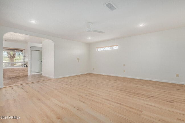 Building Photo - 32015 N 71st St